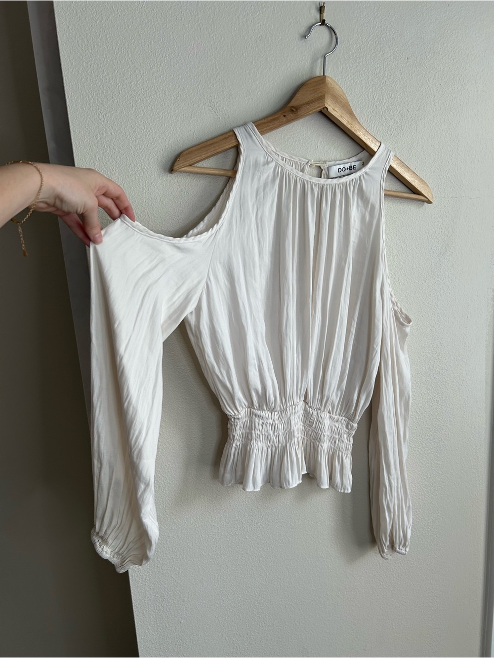 Do+Be White Cold-Shoulder Smocked Waist Blouse Billowy Long Sleeves Size S